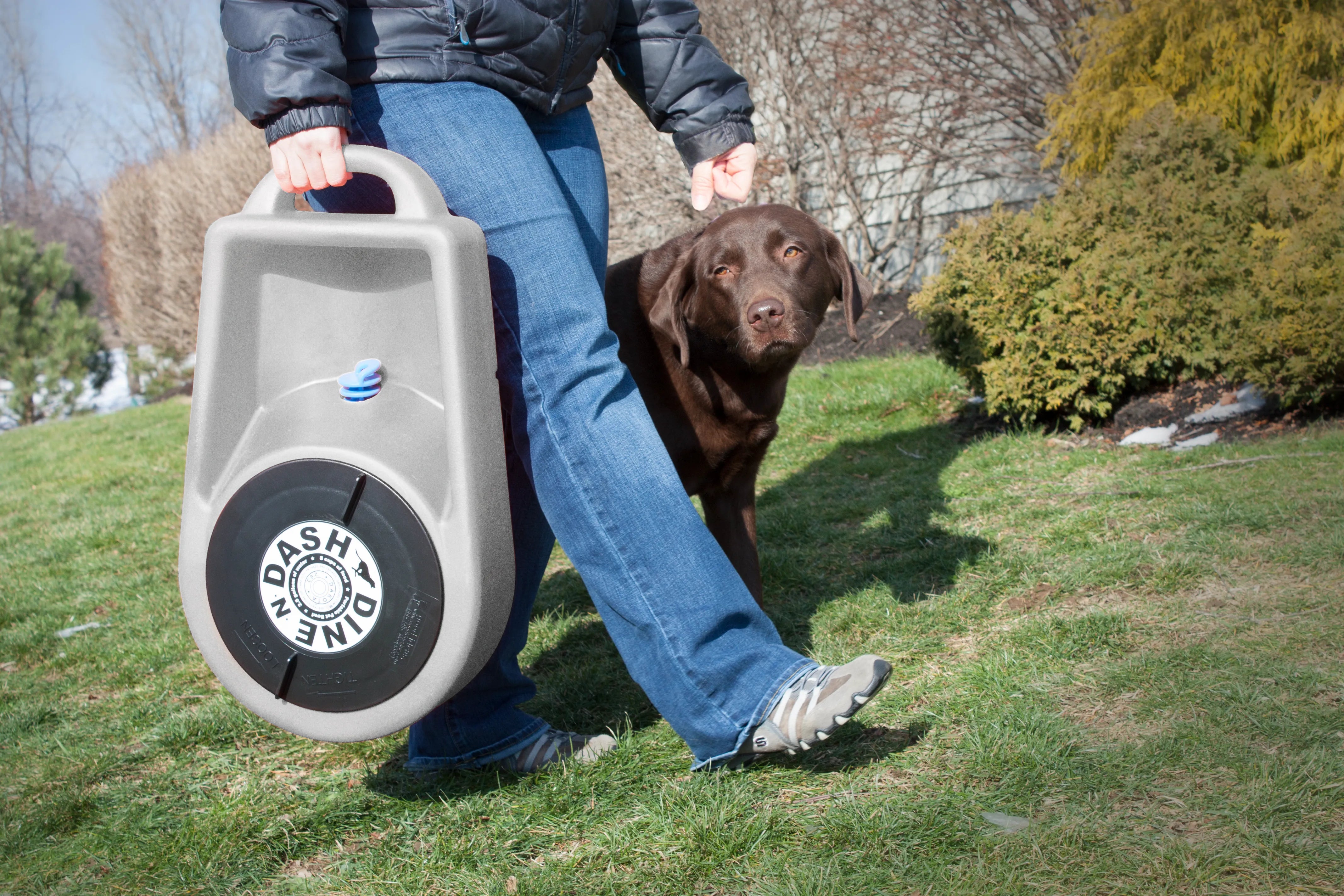 Working Dog Travel Feeder and Field Hydration System | Dine N Dash